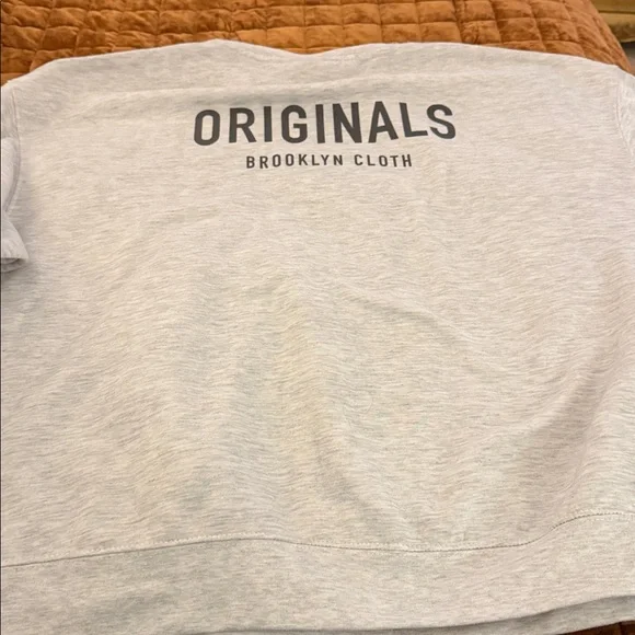 ✨3/$20 Brooklyn Cloth Gray Sweatshirt - Picture 3 of 4